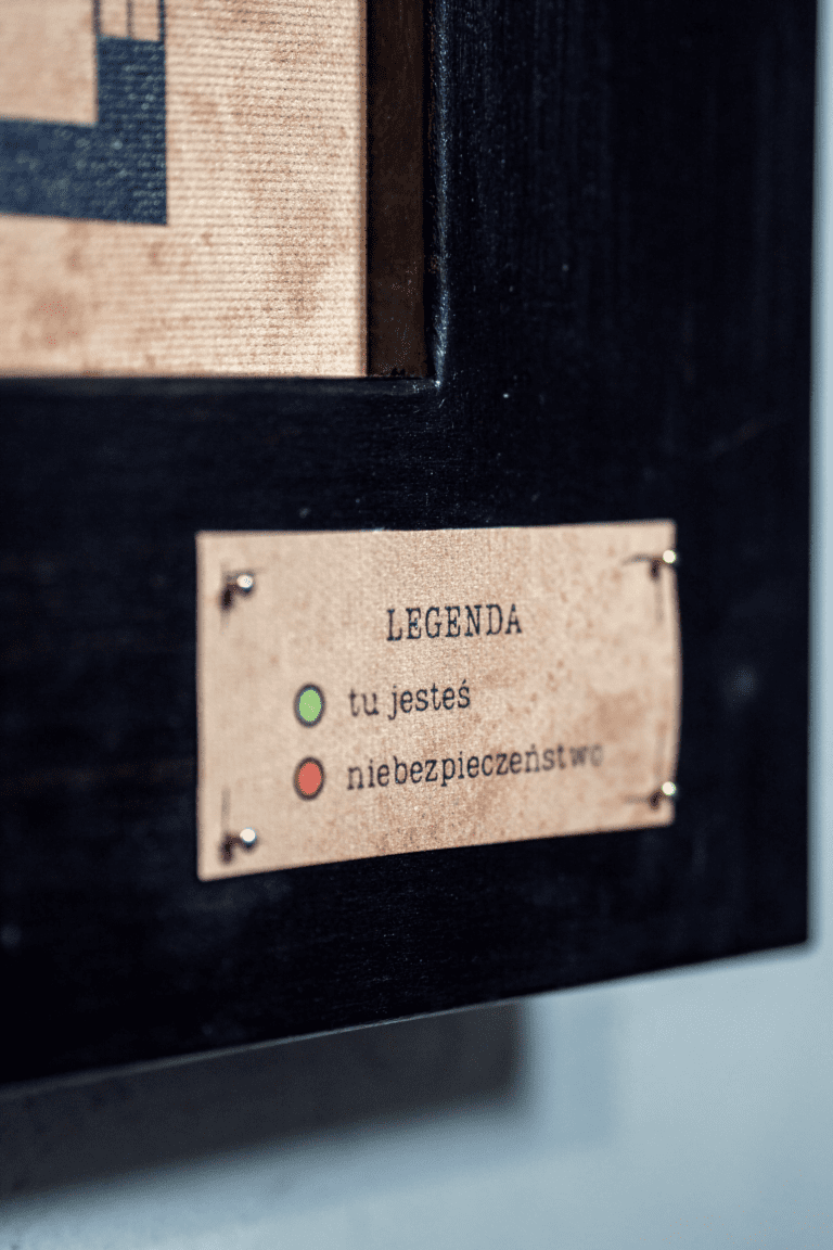 Rezydencja Zagadek Escape Room Rzeszów Pokój Więźnia numer 13 Rzeszów Escape Room-16